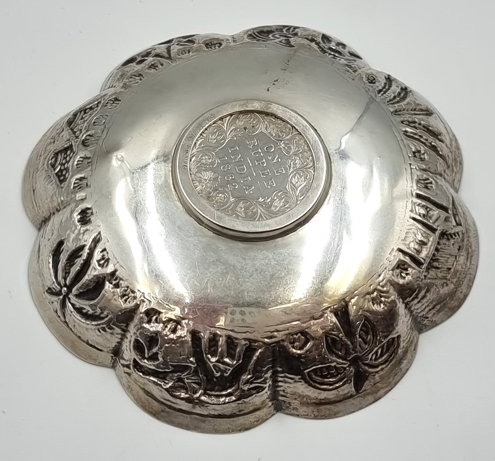 Indie Brytyjskie, Miseczka srebrna z Rupią Wiktorii XIX wiek, SREBRO